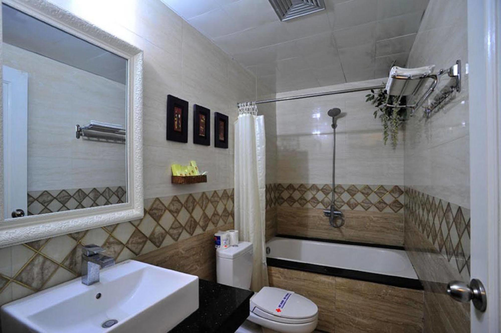 Wild Lotus Hotel - Xuan Dieu Hanoi Exterior photo